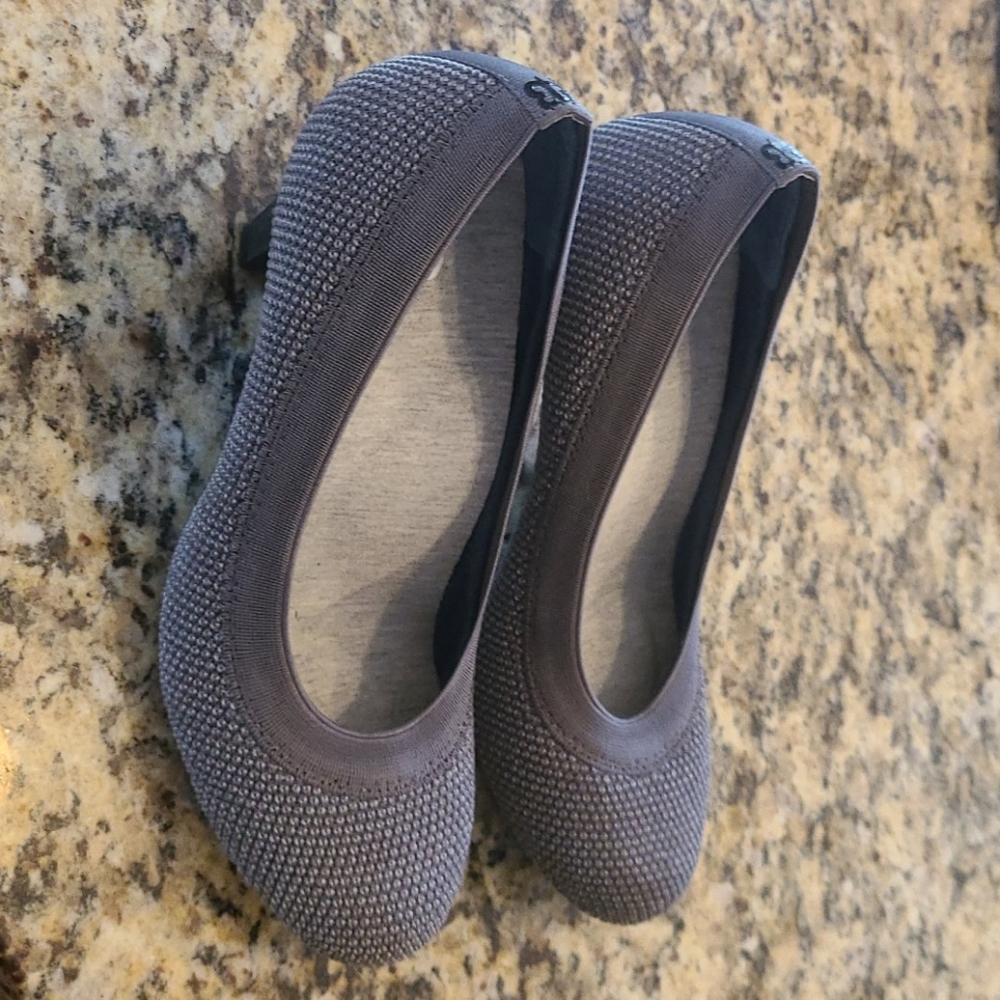 Betabrand Gray Heels Sz 5